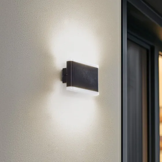 Lindby Elvi Smart – Kinkiet zewnętrzny LED RGB/CCT Tuya IP54