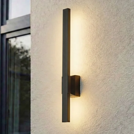 Lindby Sakari Kinkiet zewnętrzny LED, czarny, aluminium, 50 cm