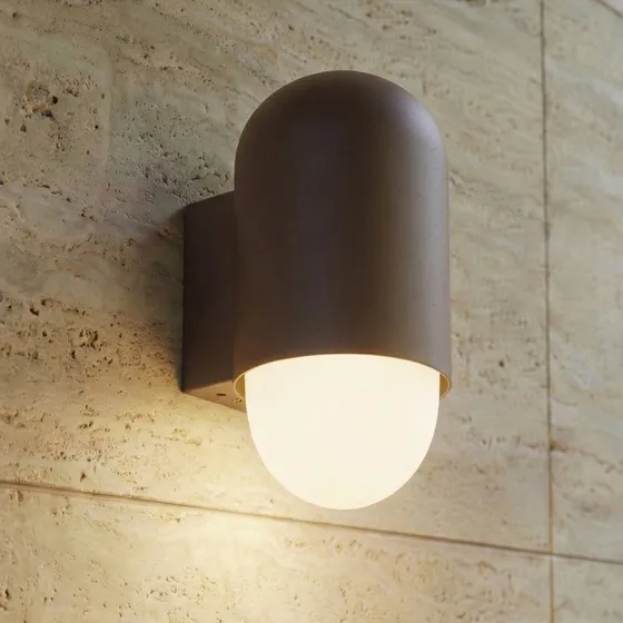 Kinkiet zewnętrzny Lindby Pilva, brązowy, IP44, E27, aluminium