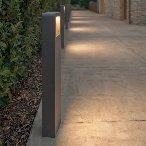 Lucande Słupek oświetleniowy LED Leya, 65 cm, antracyt