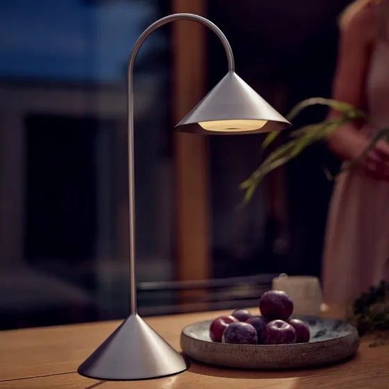 FRANDSEN Lampa stołowa LED Grasp, stal nierdzewna, 47 cm