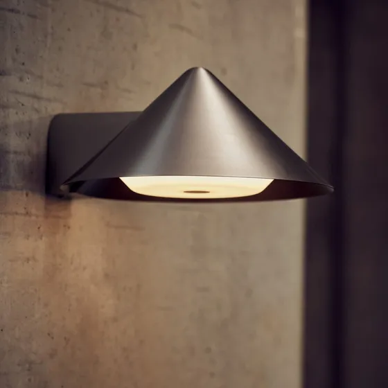 FRANDSEN Lampa ścienna LED Grasp z akumulatorem, stal nierdzewna, 15 cm