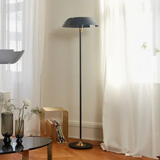 AYTM Cycnus Lampa Podłogowa Czarno-Złota, 160 cm