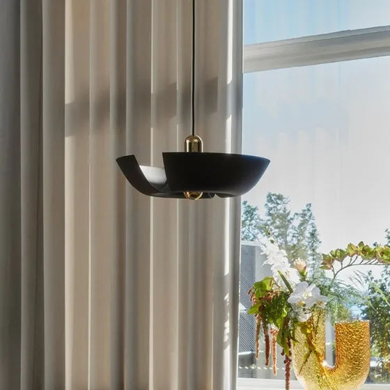 AYTM Lampa wisząca Cycnus Ø45 czarna/złota