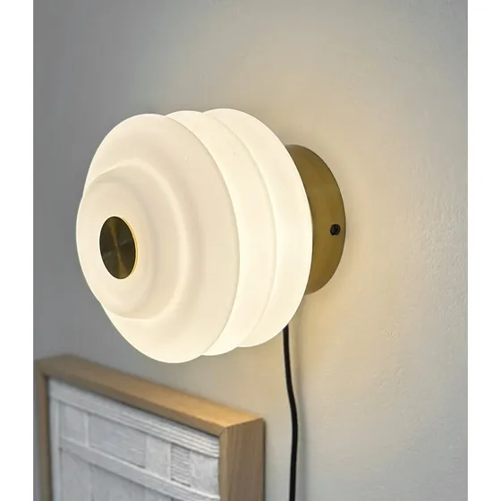 Dyberg Larsen Diva Lampa Ścienna Brass Ø 16 cm