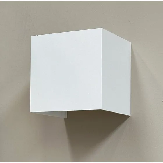 Dyberg Larsen Lampa Ścienna Venus 10x10 White