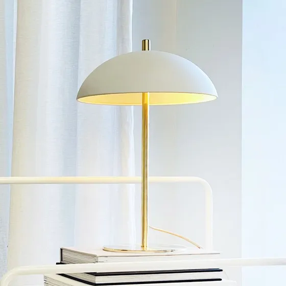 Dyberg Larsen Globus - Lampa stołowa beżowo-mosiężna, 44 cm