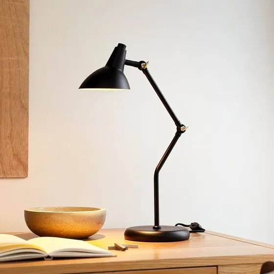 Dyberg Larsen Vela Lampa stołowa, czarna, 45 cm