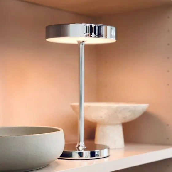 Dyberg Larsen Lampa stołowa LED Starlight, chrom, metal