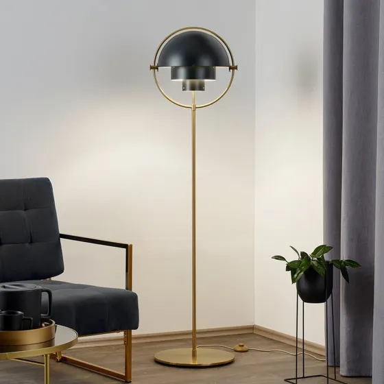 Lampa stojąca Gubi Multi-Lite, mosiądz/czarny, 148 cm