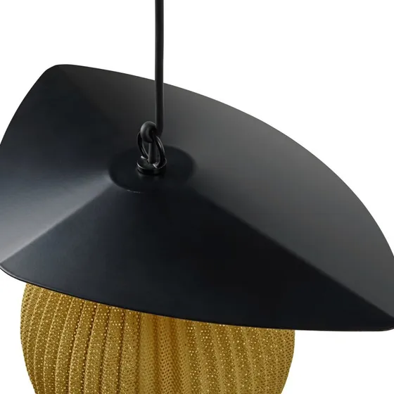 Gubi Lampa wisząca zewnętrzna Satellite, 57x36 cm, czarna/złoto