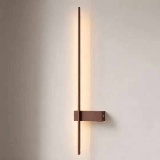 Lindby Natsumi Kinkiet LED, brązowy, 90 cm