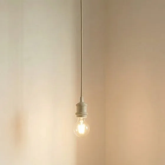 Lindby Hattie Lampa wisząca E27, beżowa, aluminium, Ø 5 cm