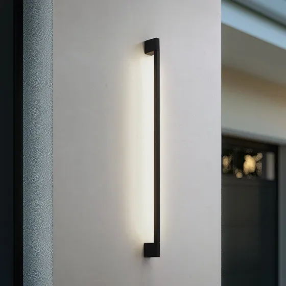 Lindby Kinkiet LED Neano 120 cm, czarny, IP54