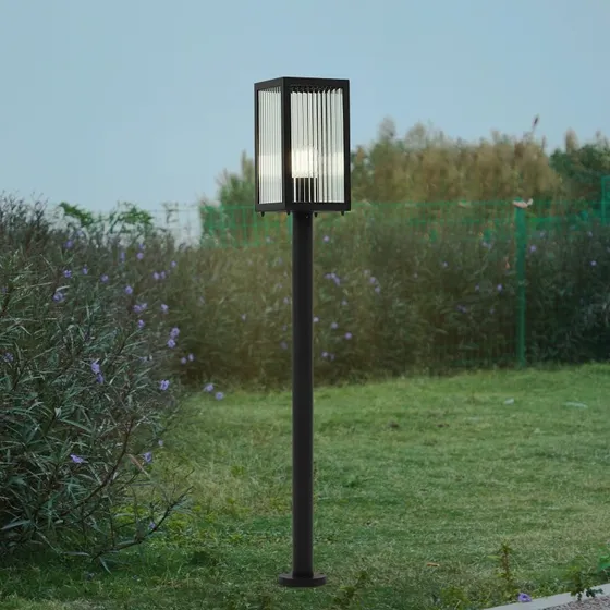 Lindby Słupek oświetleniowy Bolgar 15 cm czarny metal szkło