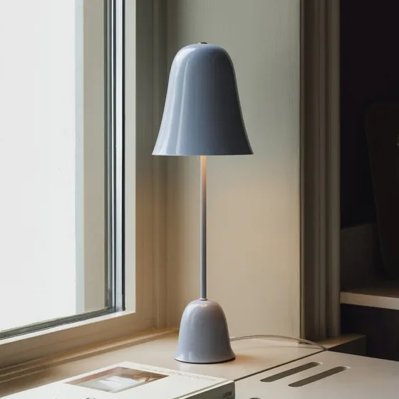 Globen Lighting Blåklockan - Lampa stołowa, jasnoniebieska, 56 cm
