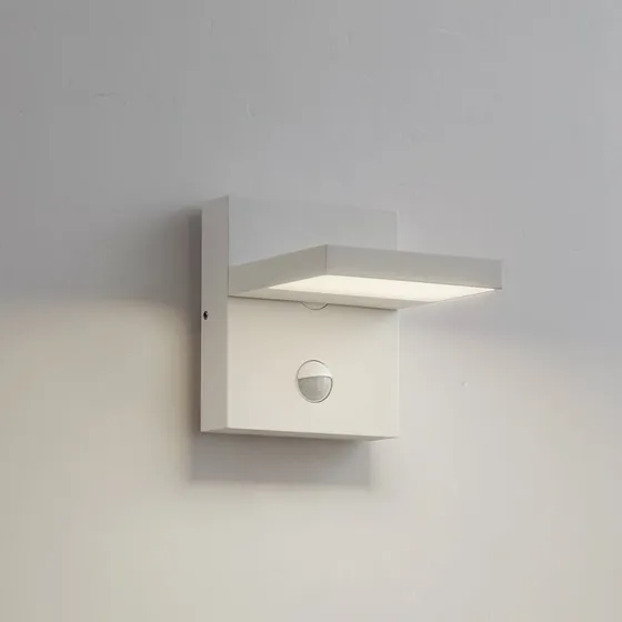 Lucande Silvan Kinkiet zewnętrzny LED biały z czujnikiem, 16 cm