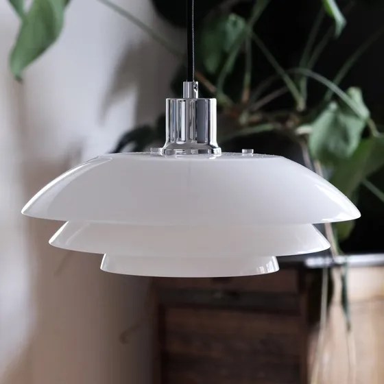 Dyberg Larsen DL31 Lampa Wisząca Szkło Opalowe Chrom