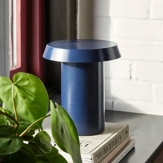 Hübsch Lampa Stołowa LED Keen - Ciemnoniebieska, Metalowa