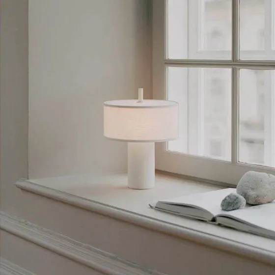 New Works Margin Portable White Canvas - Lampa stołowa LED