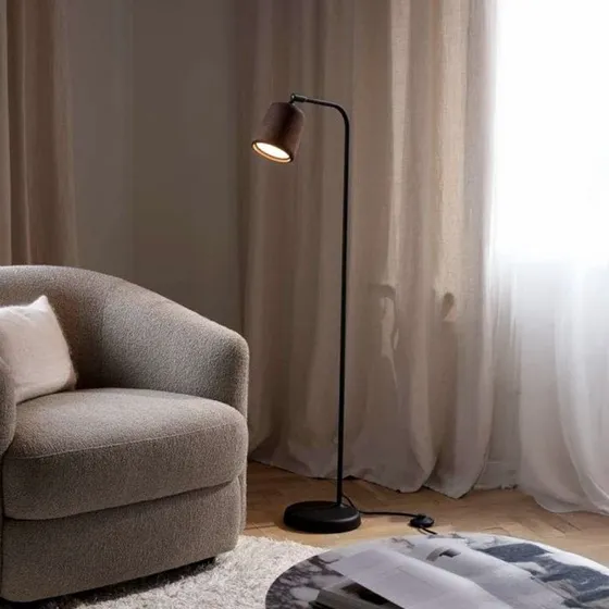 New Works Lampa stojąca Material Smoked Oak