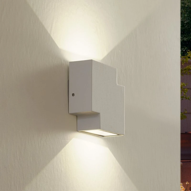 Lindby Fendir LED Kinkiet zewnętrzny, biały, aluminium, 10,5 cm