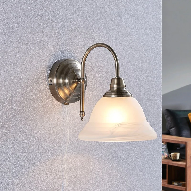Lindby Hanna Kinkiet Antique Brass/Opal - Lampa ścienna