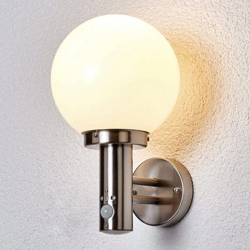 Lampa ogrodowa Lindby Nada ze stalą nierdzewną i czujnikiem ruchu