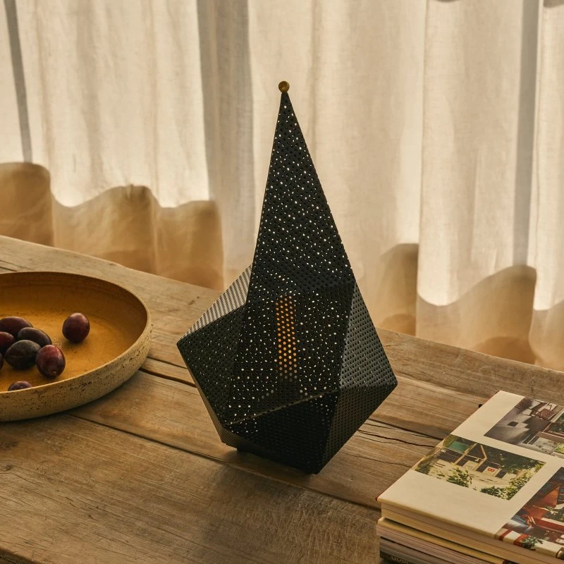 GUBI Bagdad Soft Black Lampa Stołowa Przenośna Semi Matt