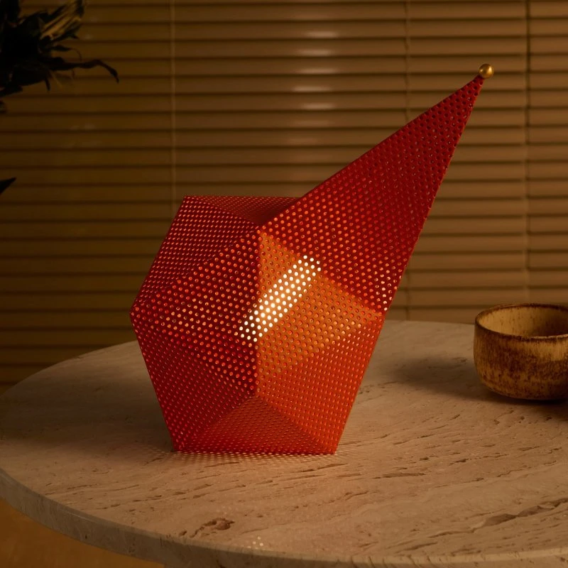 GUBI Bagdad Lampa Stołowa International Orange