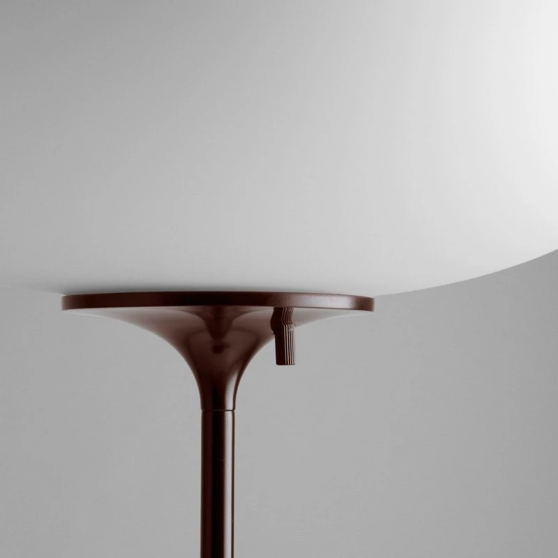 Lampa stojąca Gubi Stemlite czarno-czerwona, 110 cm, ściemniana