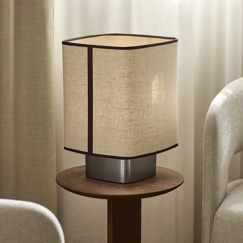 MARKET SET Lampa stołowa Dolce, beż wapienny, len i metal