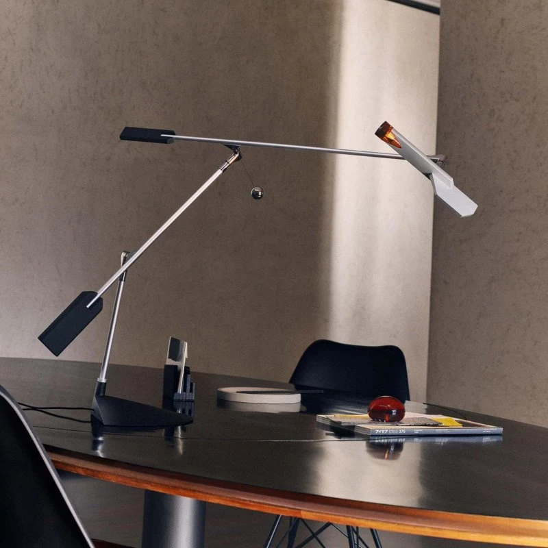 Stilnovo Halley Lampa stołowa LED, szara, zasięg 100 cm