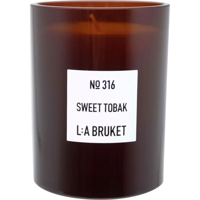 L:a Bruket Świeca Zapachowa 316 Sweet Tobak 260 g