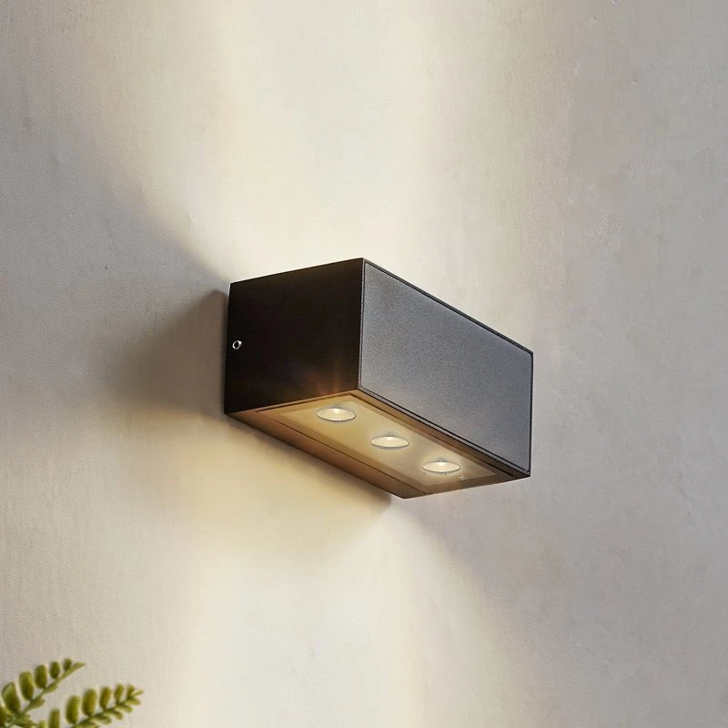 Lucande Selim Kinkiet zewnętrzny LED, 15,3 cm, czarny