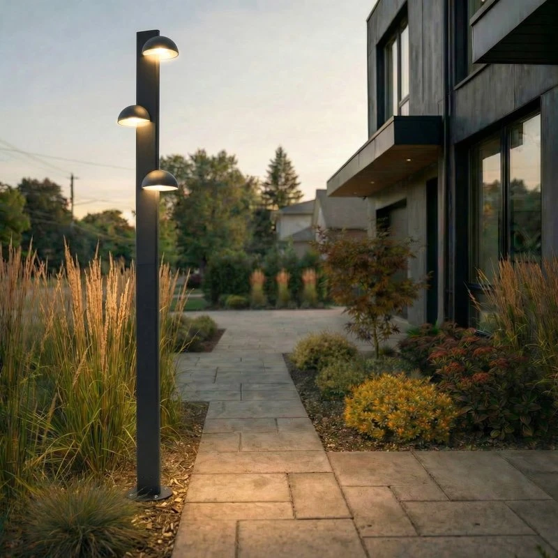 Lampa zewnętrzna LED Lucande Velira, czarna, 220 cm, 3-punktowa