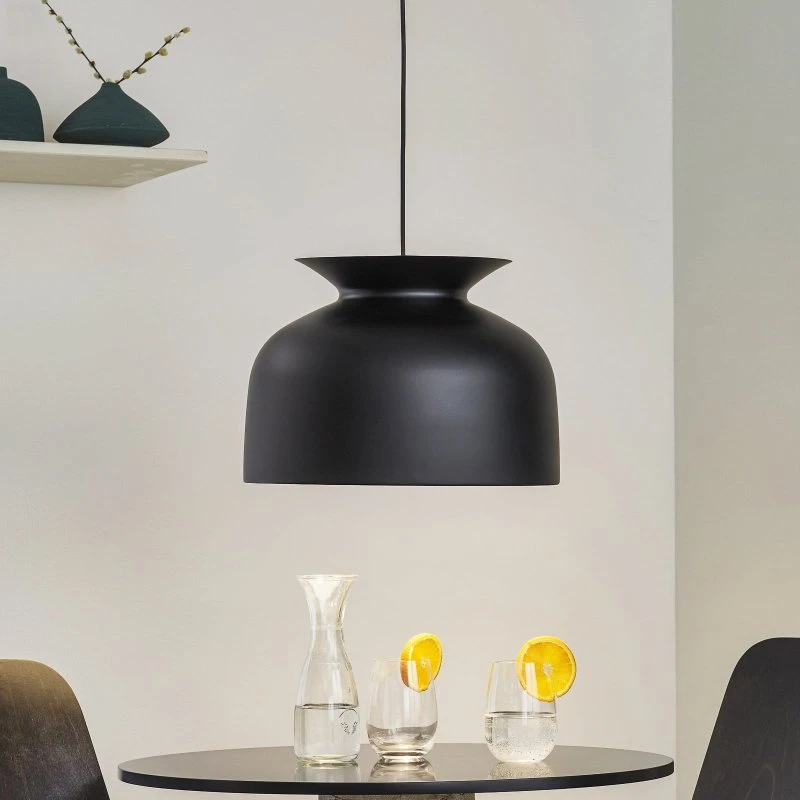 GUBI Ronde Lampa Wisząca Ø40 Czarny Koks
