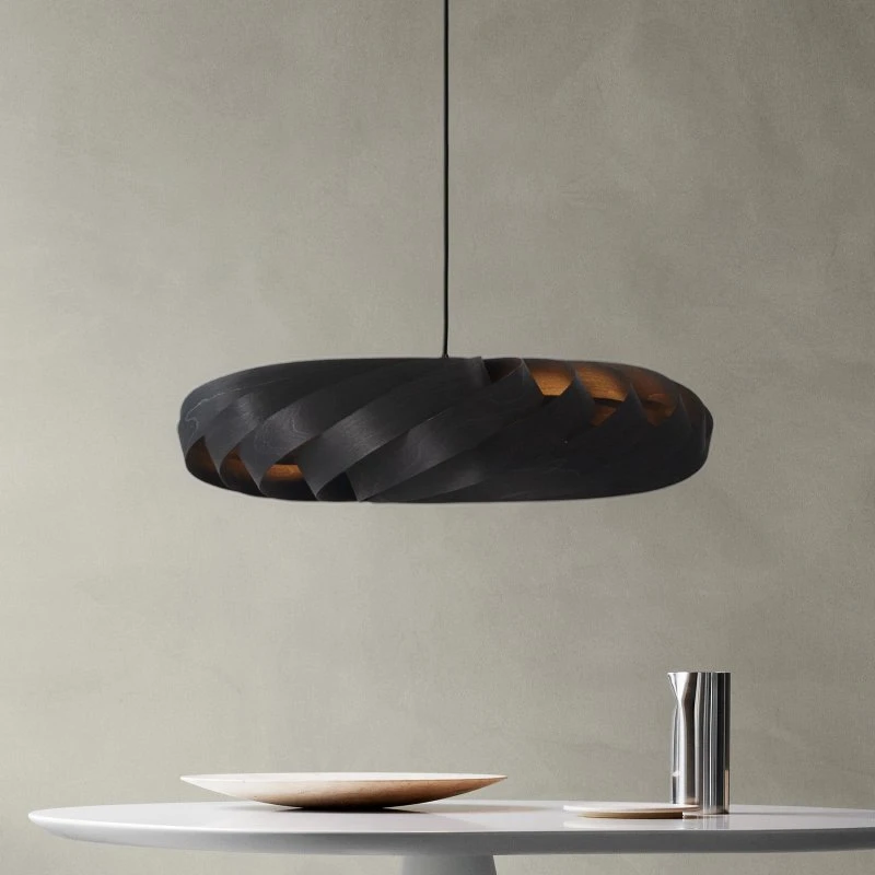 Tom Rossau Lampa wisząca TR5, 80 cm, czarna, drewno brzozowe