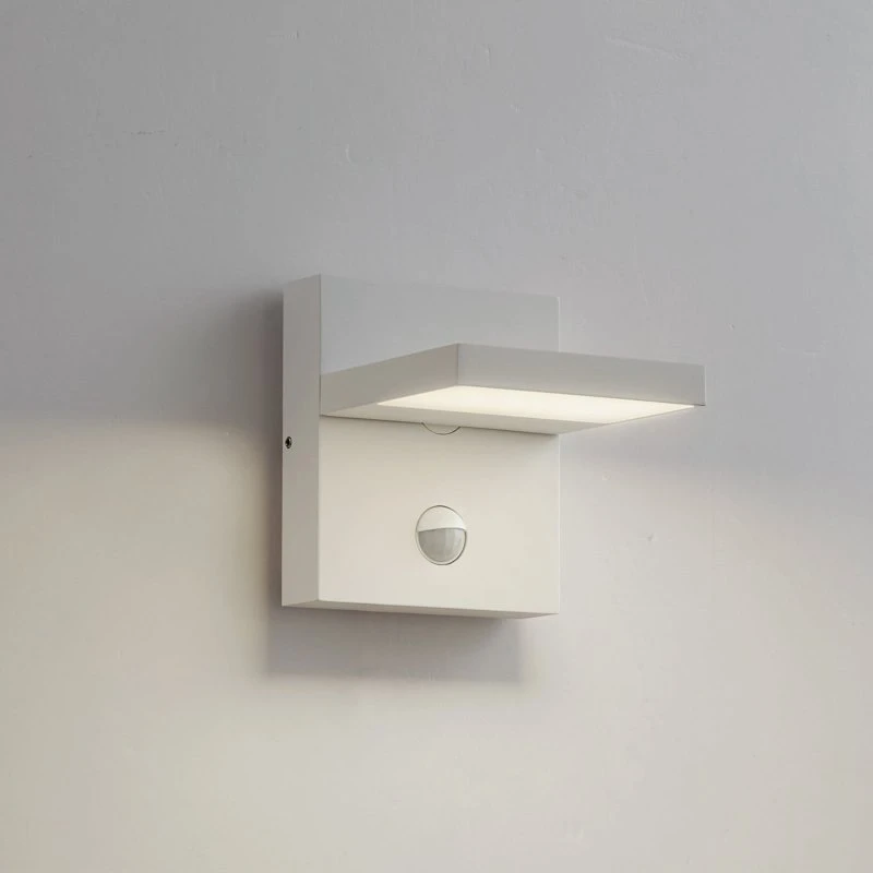 Lucande Silvan Kinkiet zewnętrzny LED biały z czujnikiem, 16 cm