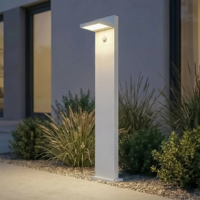 Lucande Silvan Słupek oświetleniowy LED z czujnikiem, biały, 100 cm