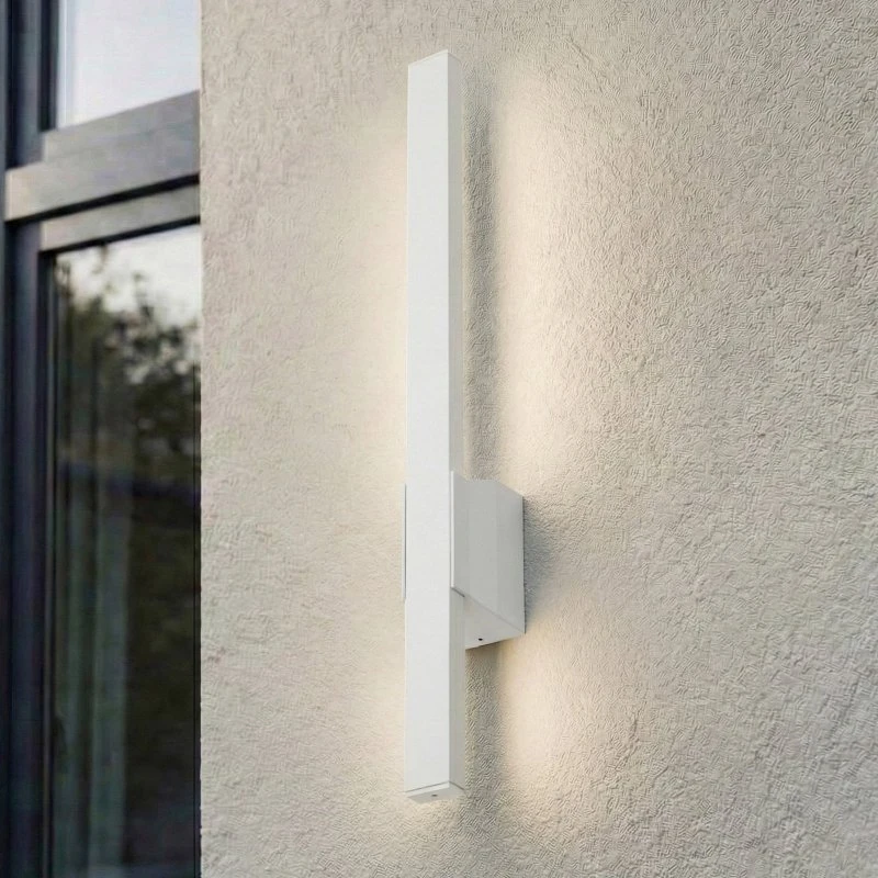 Lindby Sakari Kinkiet zewnętrzny LED, biały, aluminium, 50 cm